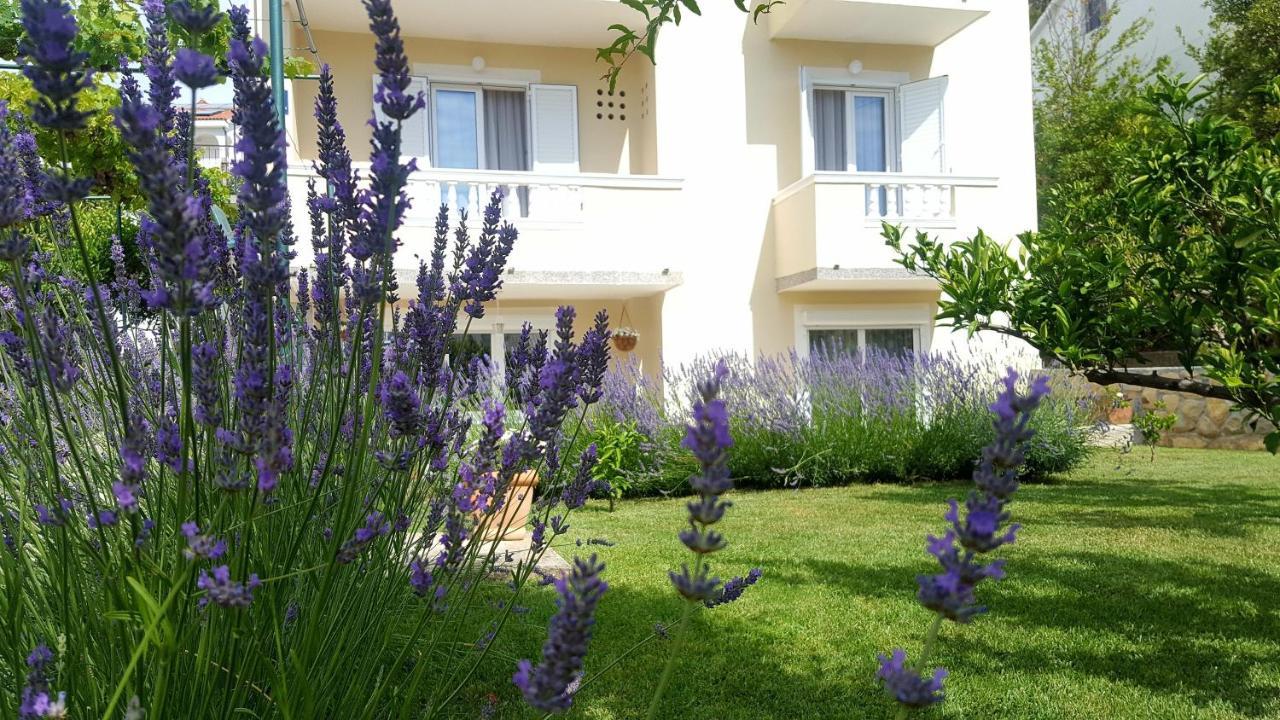 Apartments With A Parking Space Rab - 12383 Banjol Exterior foto